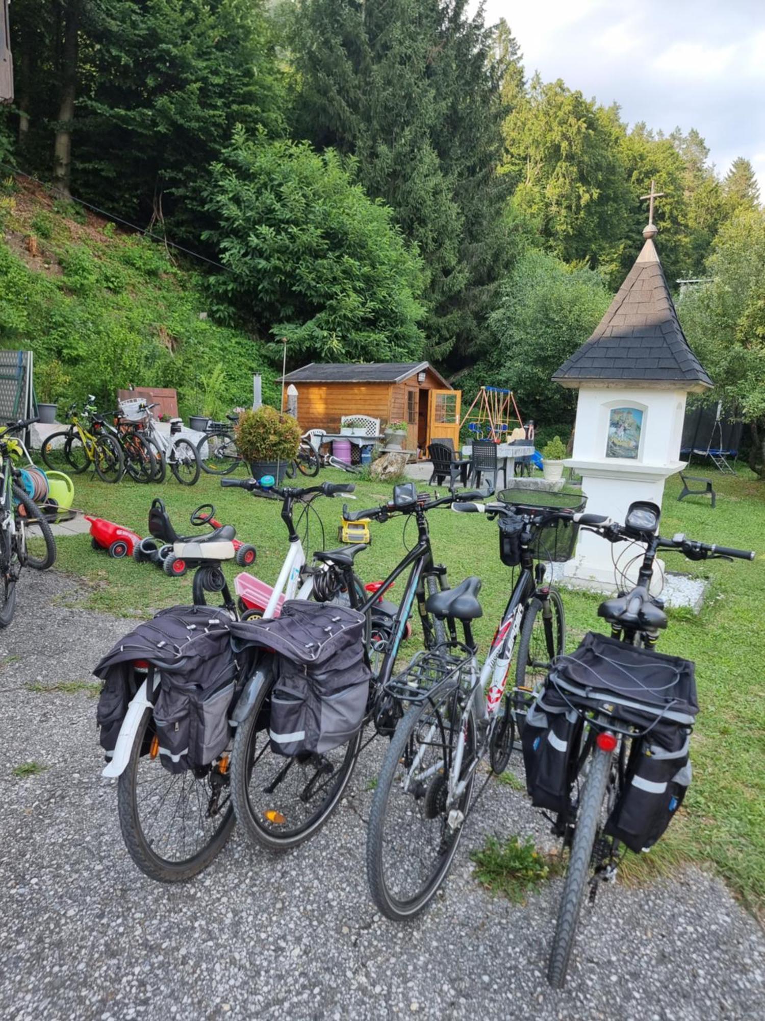 Ferienhaus Burgblick Треффен Экстерьер фото
