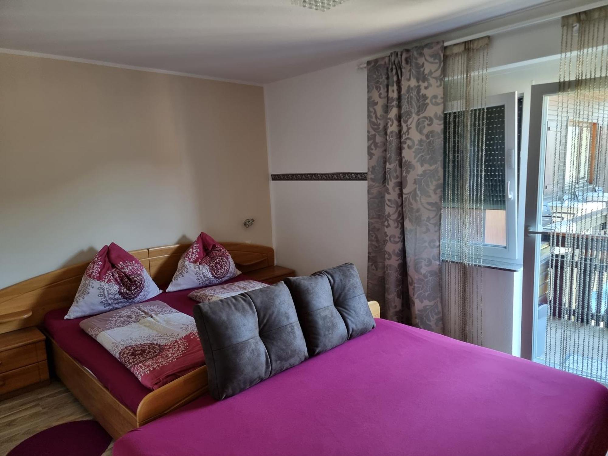 Ferienhaus Burgblick Треффен Номер фото