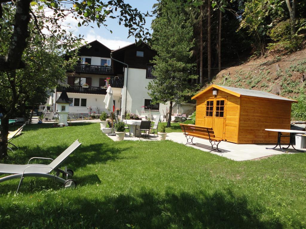 Ferienhaus Burgblick Треффен Экстерьер фото