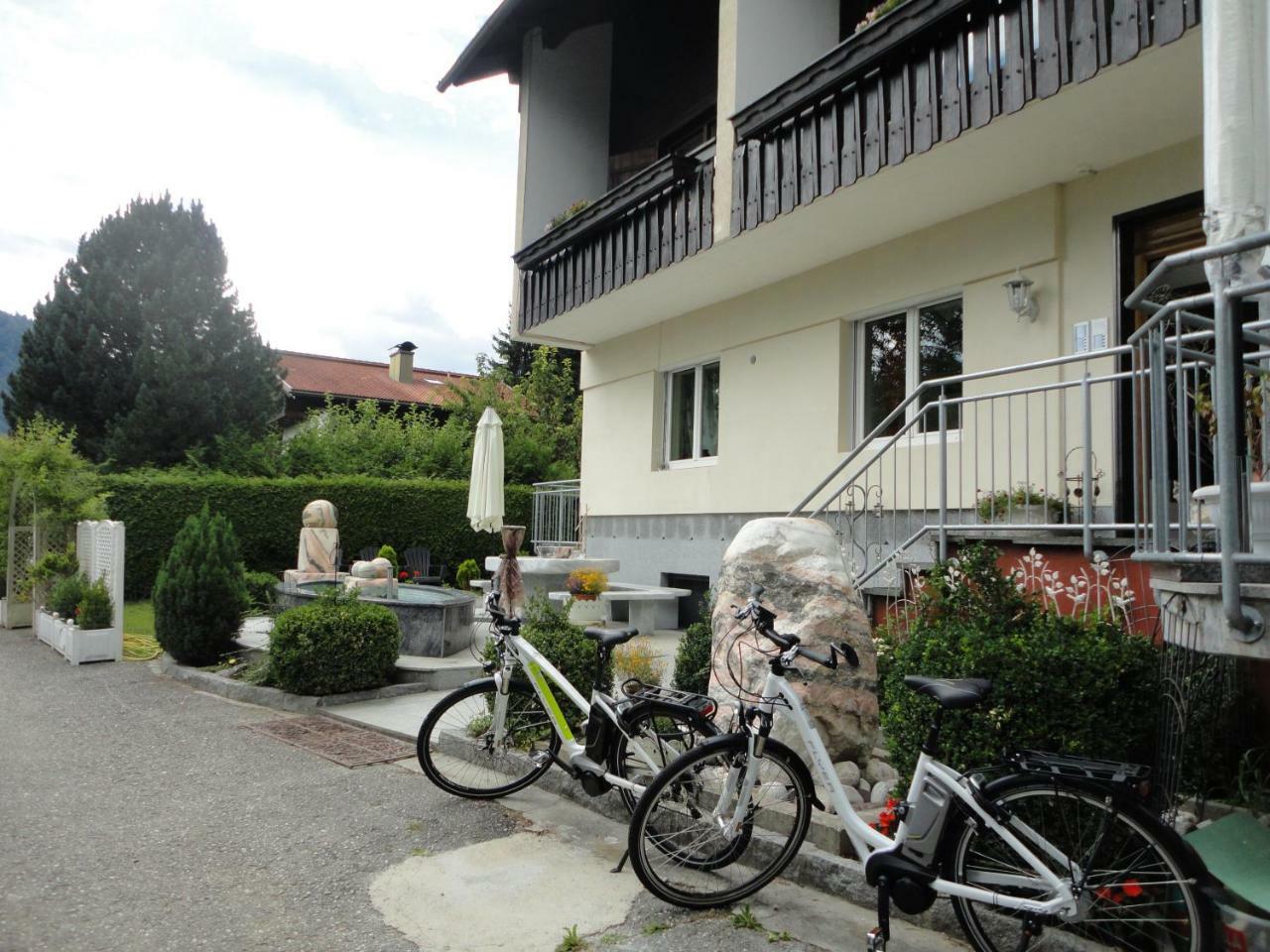 Ferienhaus Burgblick Треффен Экстерьер фото